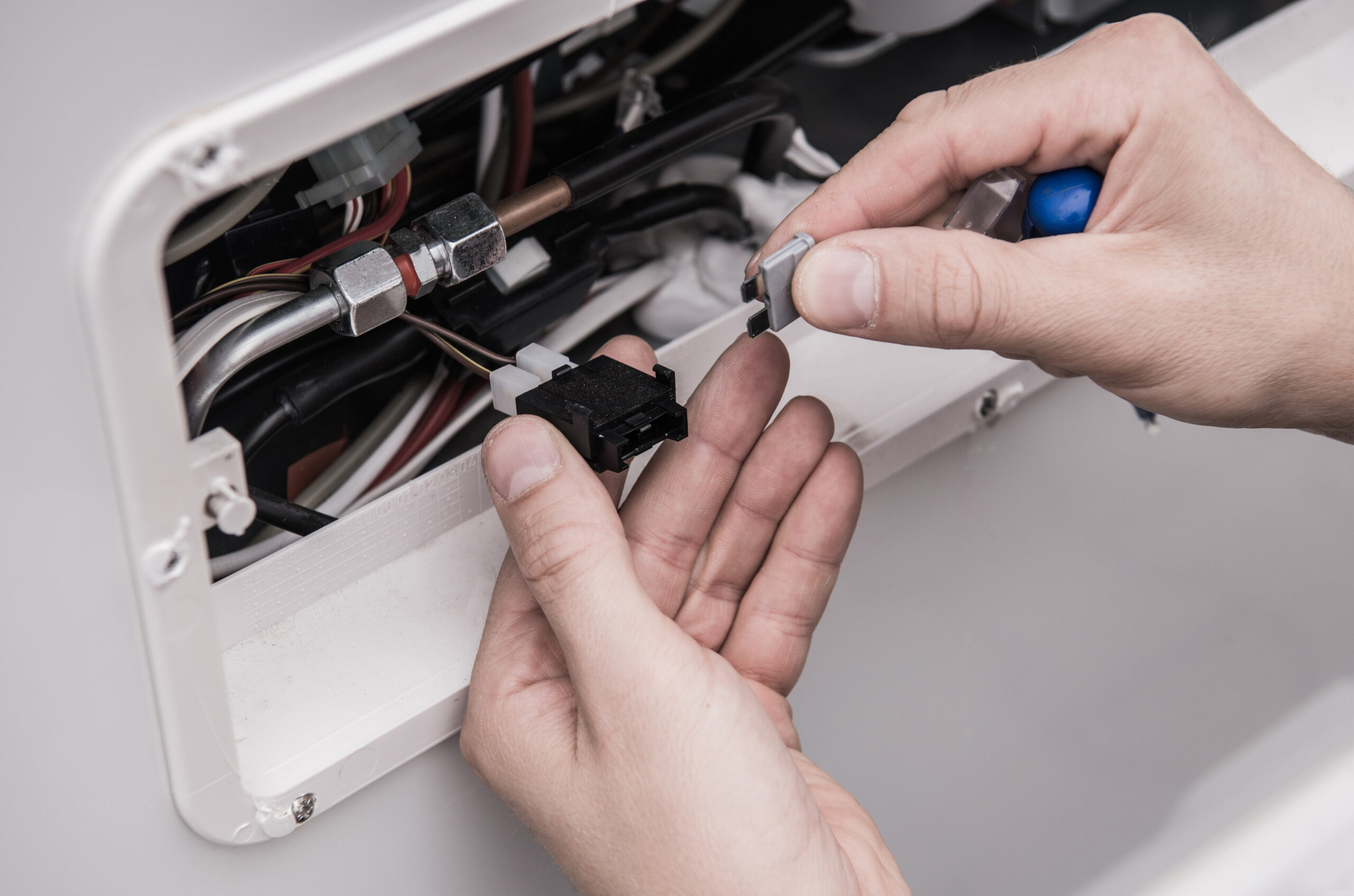 Signs That It's Time to Replace Your Refrigerator